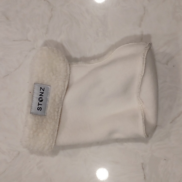 Stonz Toddler Winter Boots - Size large - Picture 4 of 4